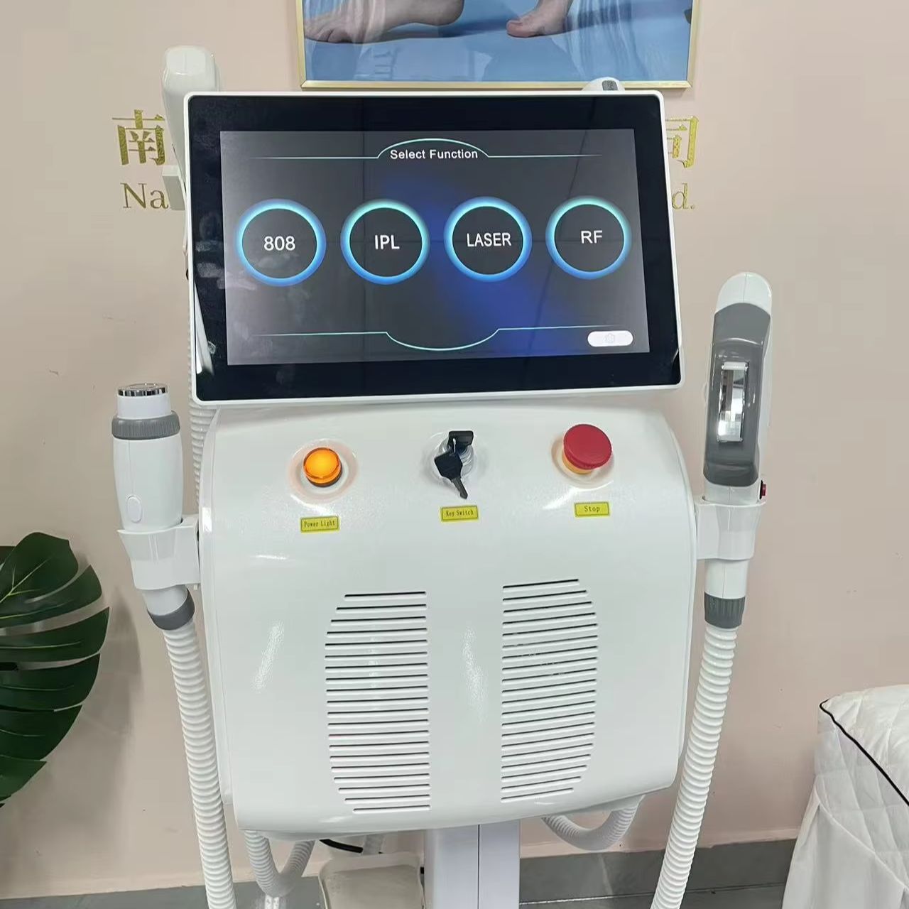 جهاز تجميل متعدد الوظائف 4 في  - مراجعة Hair Care Or Haircare وسعره